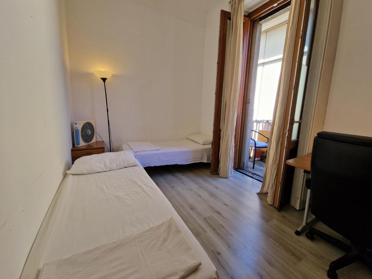 Private Room In A Quiet Apartment In The City Center Milan Luaran gambar